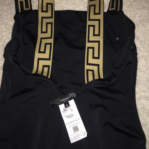 Versace - Picture 11 of 14